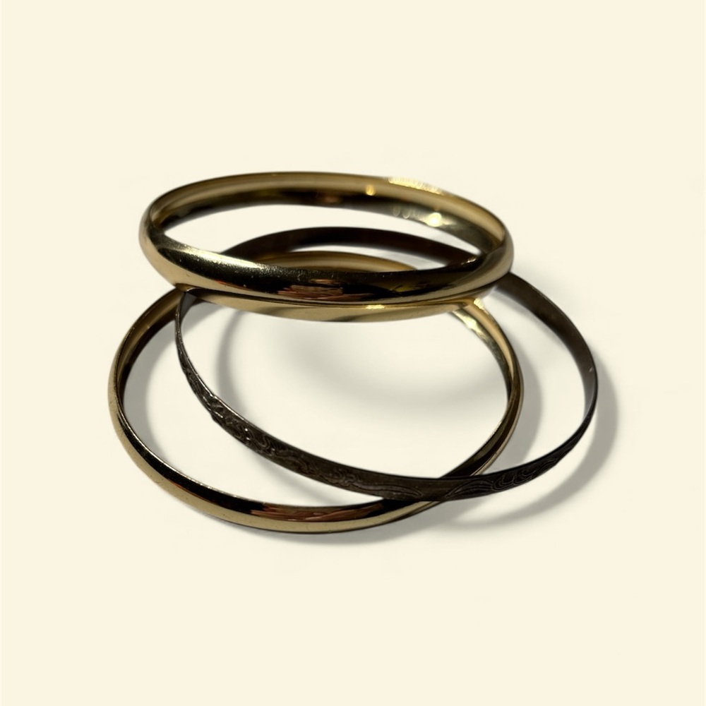 Elegant Gold and Black Bangle Set